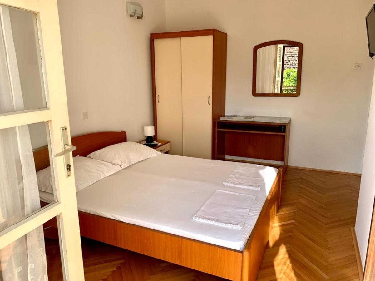 Obradovic Rooms & Apartments Макарска Екстериор снимка