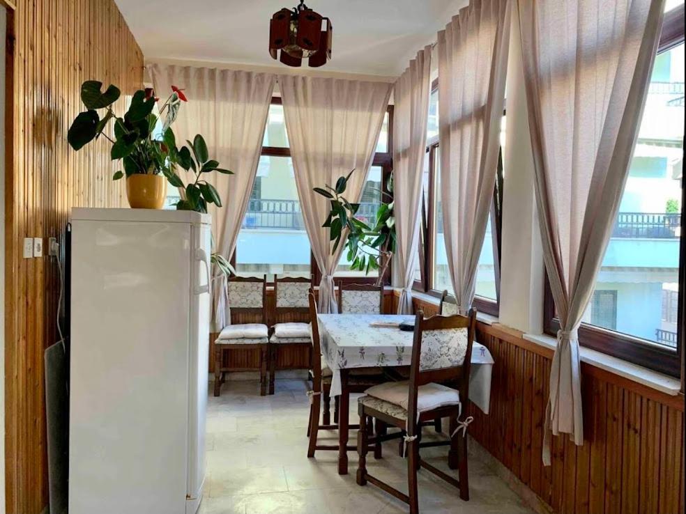 Obradovic Rooms & Apartments Макарска Екстериор снимка