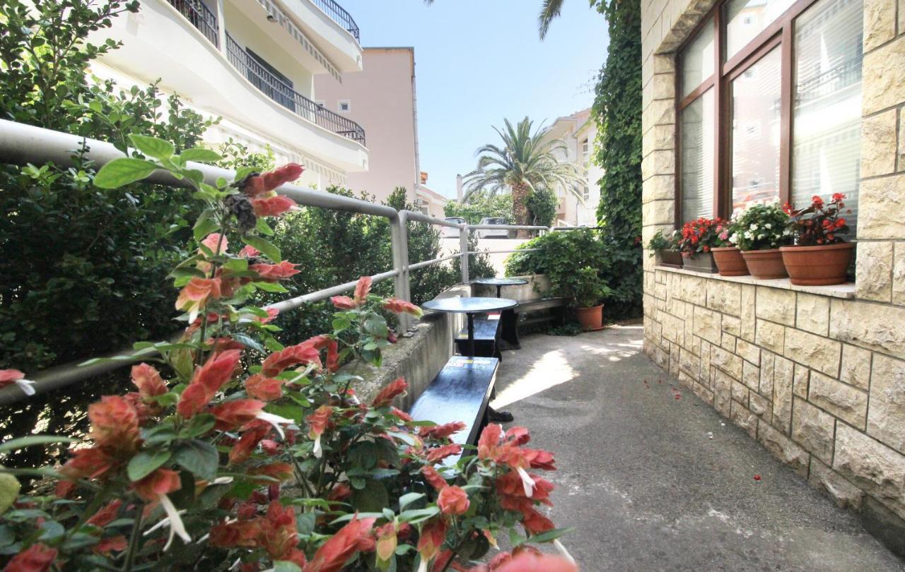 Obradovic Rooms & Apartments Макарска Екстериор снимка