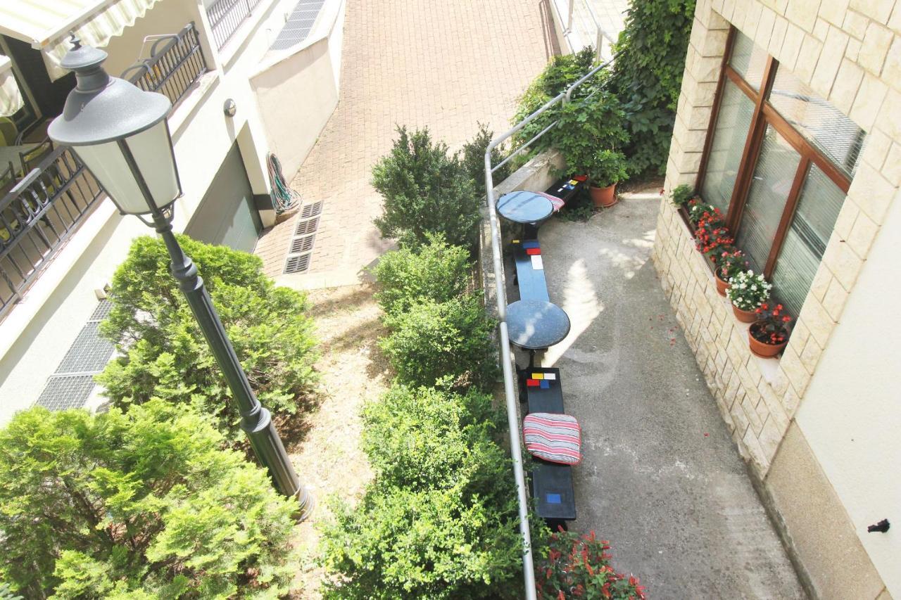 Obradovic Rooms & Apartments Макарска Екстериор снимка