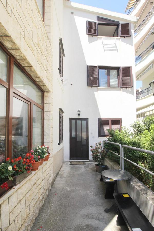 Obradovic Rooms & Apartments Макарска Екстериор снимка